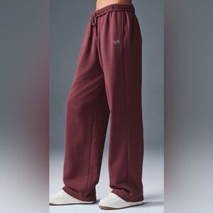 Alo Yoga Accolade Straight Leg Sweatpant